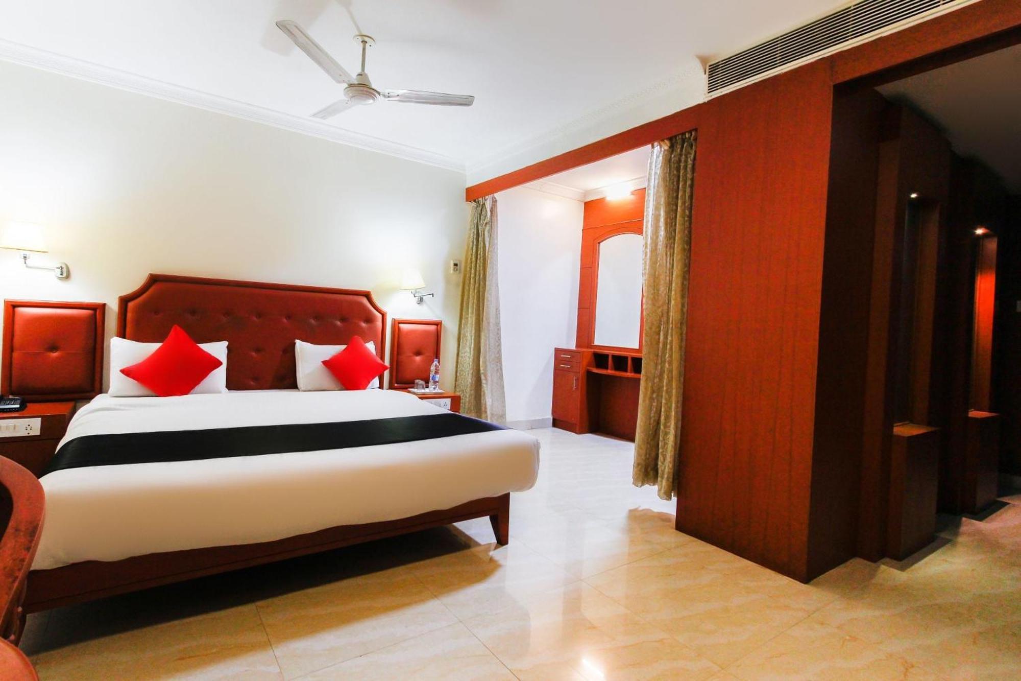 Collection O King's Royal Palace Tirunelveli